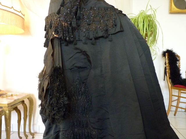26 antique mourning dress 1879