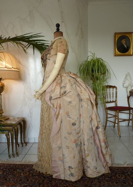 18 antique Ball gown 1880