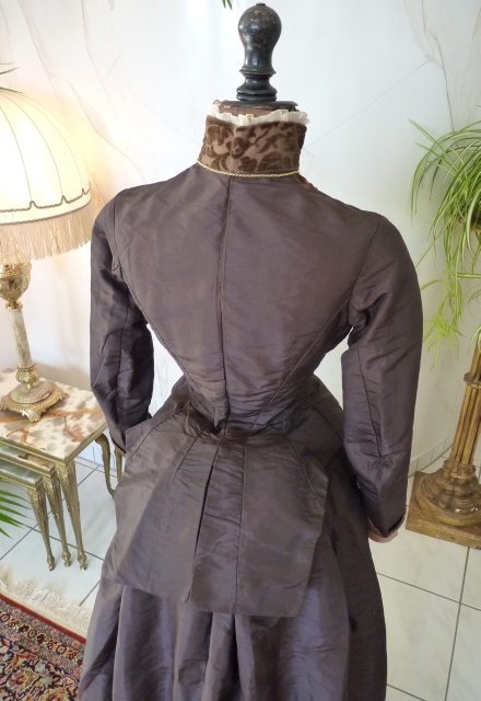 32 antique gown 1880