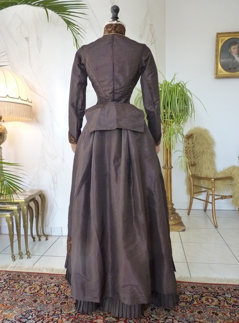 36 antique gown 1880