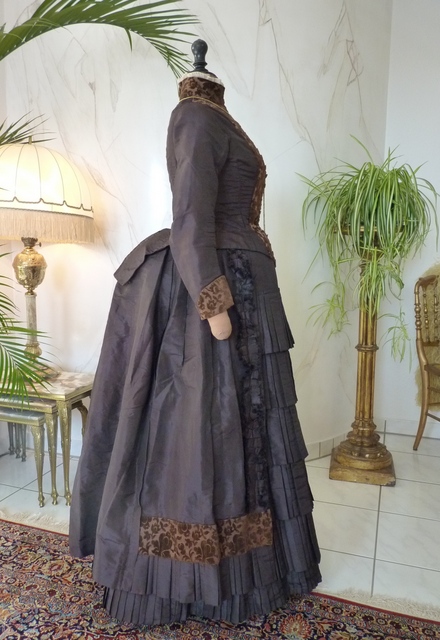 37 antique gown 1880