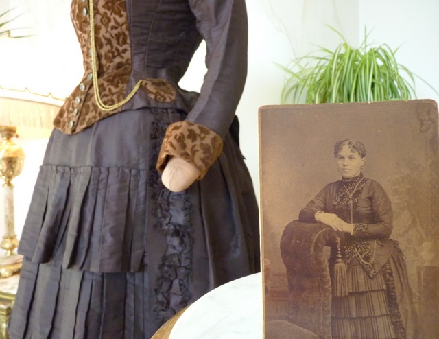 44 antique gown 1880