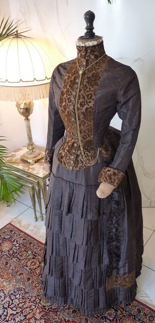 6a antique bustle gown