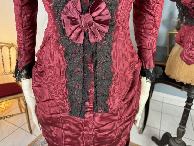 19 antique bustle dress 1880