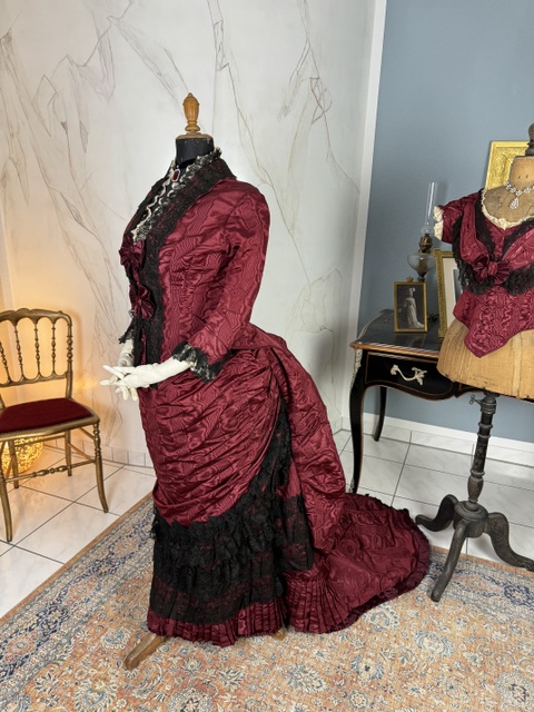 20 antique bustle dress 1880