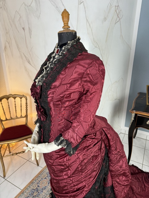 21 antique bustle dress 1880