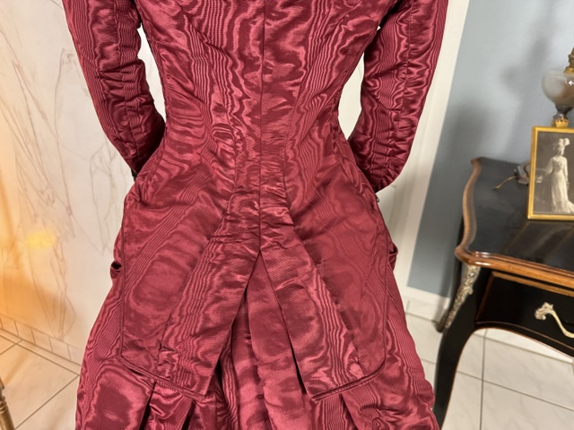 29 antique bustle dress 1880