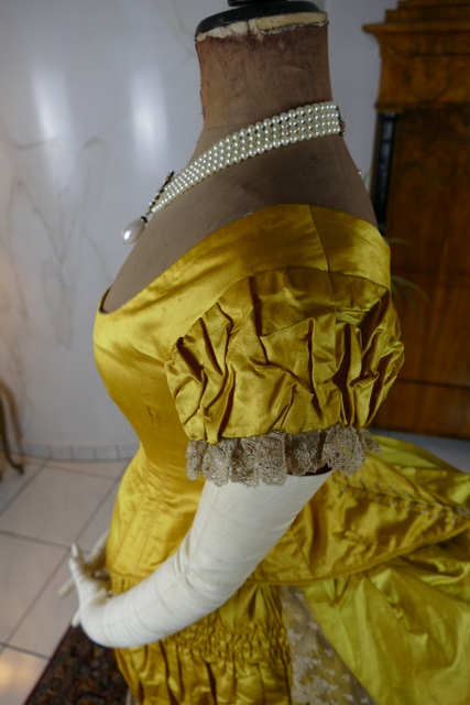 16 antique bustle dress 1882