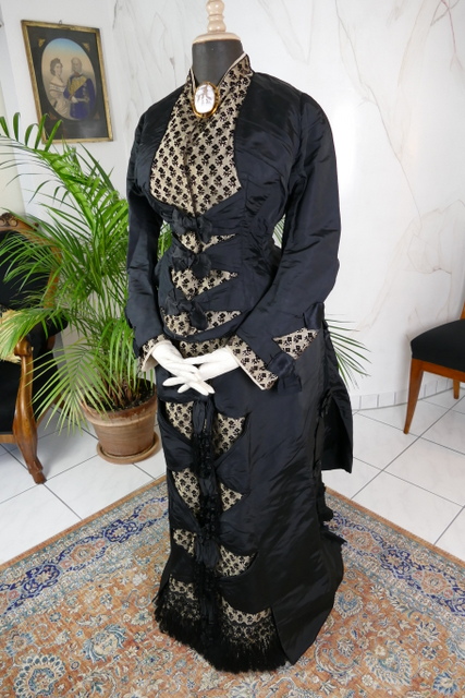 14 antique bustle dress Savarre 1885