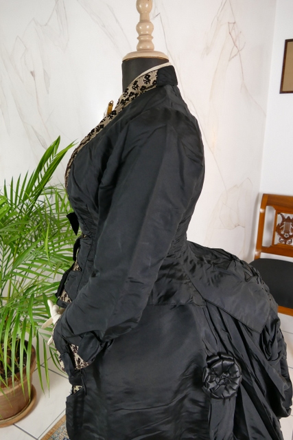 15antique bustle dress Savarre 1885