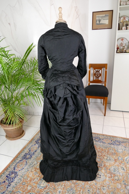 20 antique bustle dress Savarre 1885