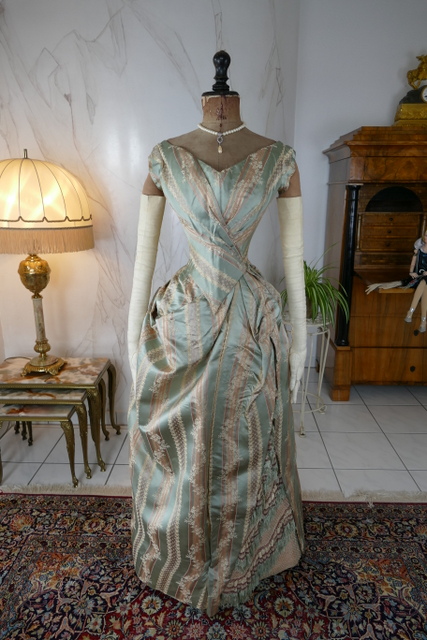 12 Bondeaux Soeurs Dress 1889