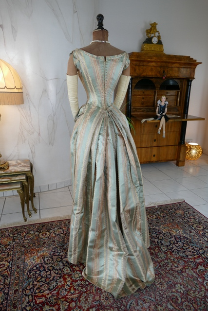 21 Bondeaux Soeurs Dress 1889