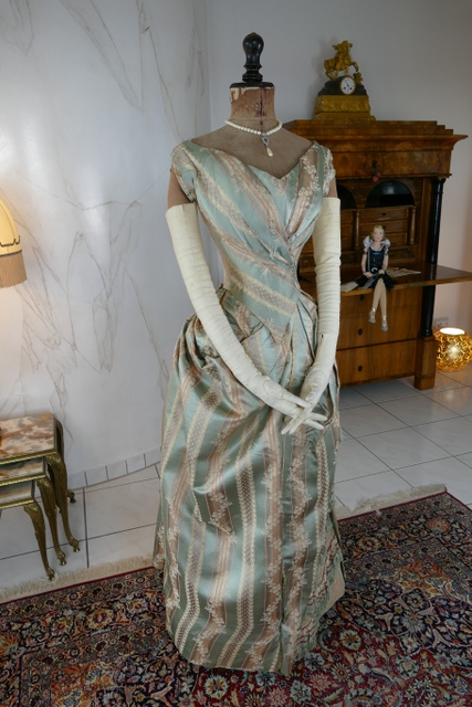 2 Bondeaux Soeurs Dress 1889