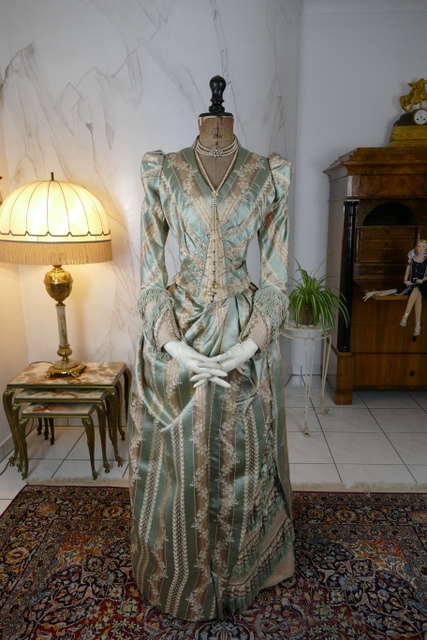 30 antique dress Bondeaux sisters 1889