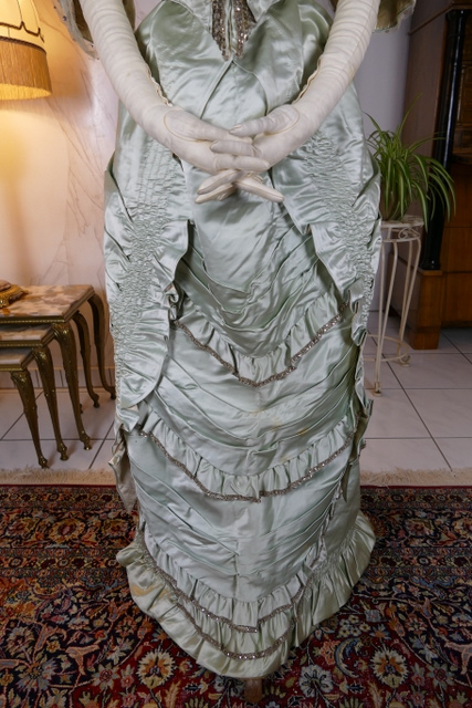 11 antique evening gown 1889