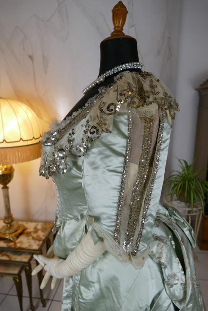 18 antique evening gown 1889