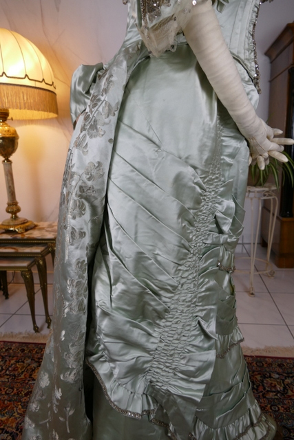 33 antique evening gown 1889