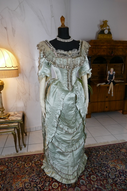 3 antique evening gown 1889