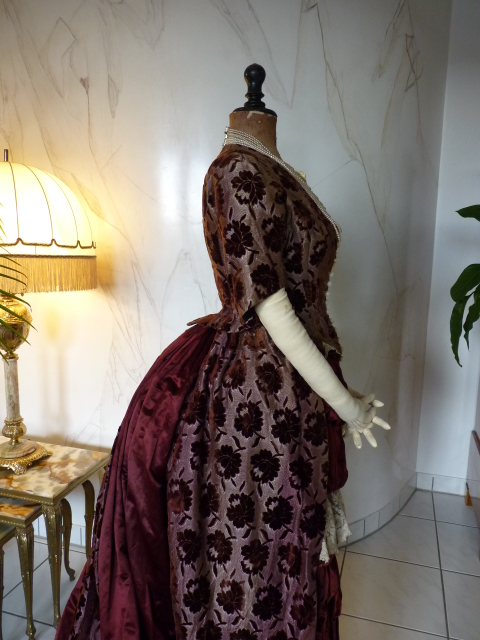 27 antique bustle gown 1884