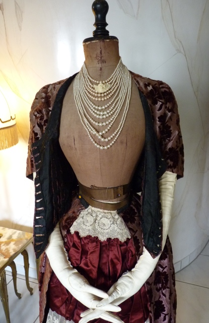 29 antique bustle gown 1884