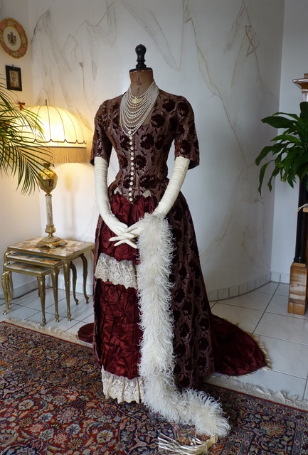 7 antique bustle gown 1884