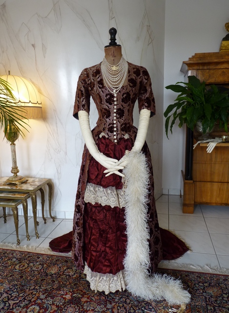 8 antique bustle gown 1884
