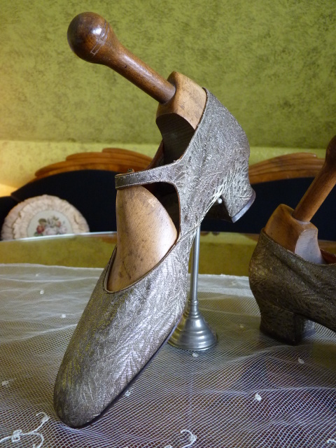 13 antique flapper shoes 1920