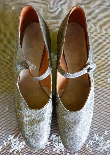 15 antique flapper shoes 1920