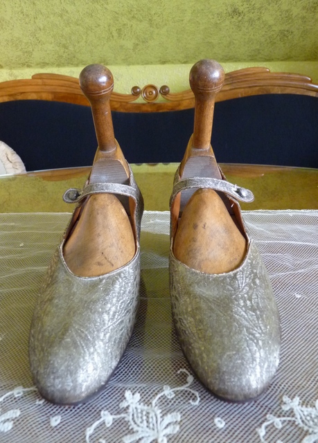 3 antique flapper shoes 1920