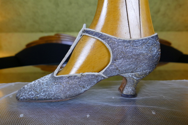 12 antike Flapper Schuhe 1924