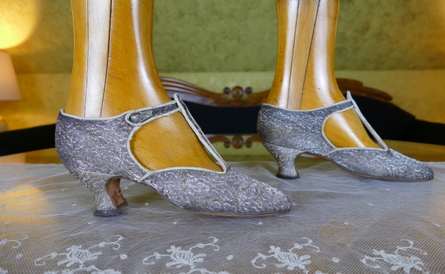 13 antike Flapper Schuhe 1924