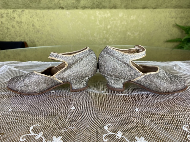 7 antique girls shoes 1926