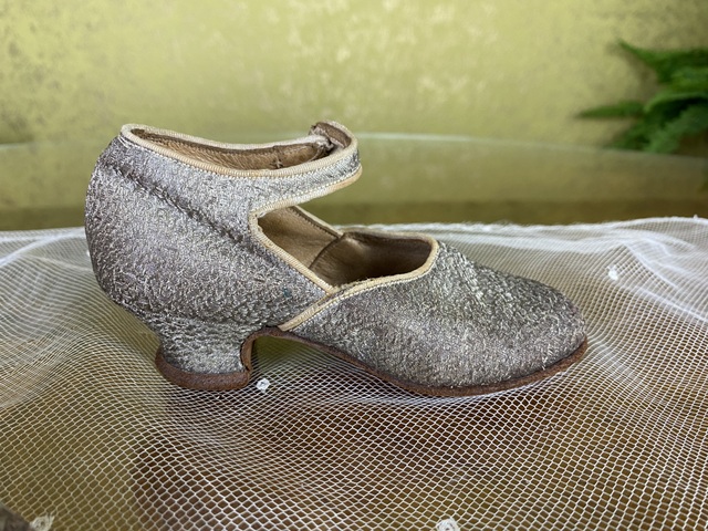9 antique girls shoes 1926
