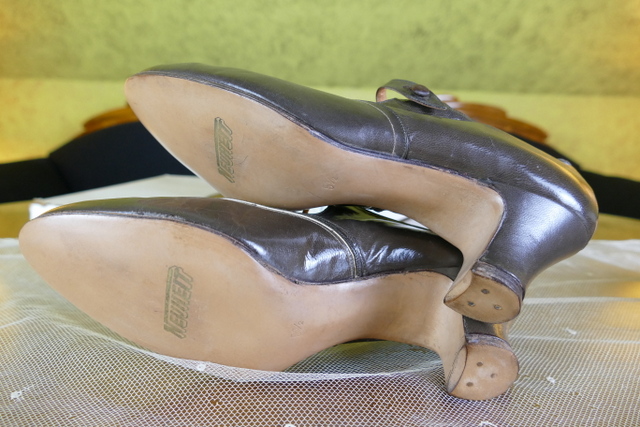 10a antique business shoes 1927