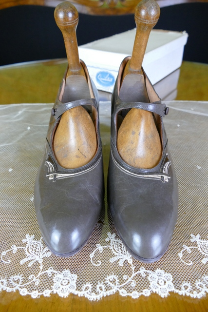 4 antique business shoes 1927
