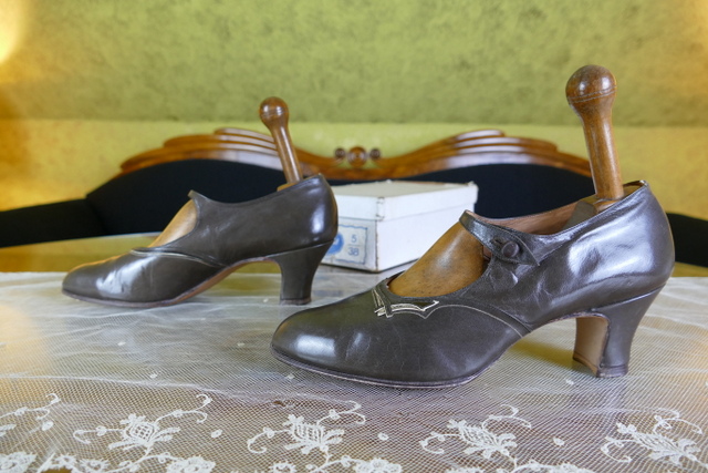 5 antique business shoes 1927