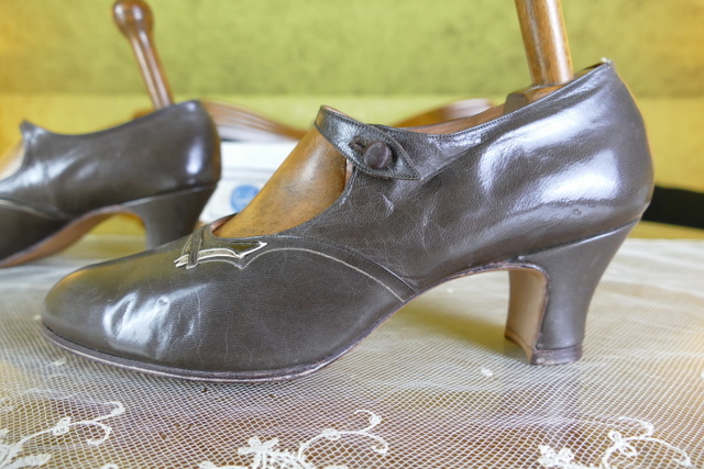 6 antique business shoes 1927