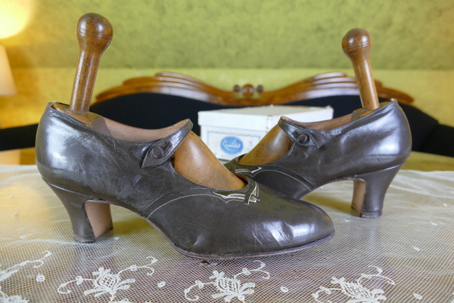 9 antique business shoes 1927