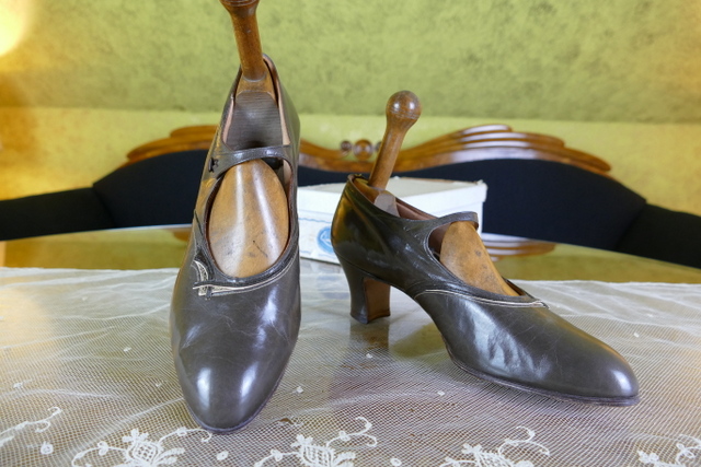 antique business shoes 1927
