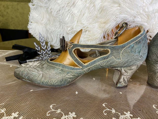 9 antique the traveler shoe 1928