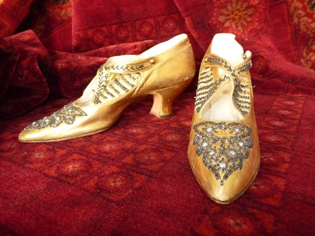 antike Schuhe, Schuhe 1920, Schuhe 20iger Jahre, antieke schoenen, scarpine 1920, chaussures 1920, antikes Kleid, Mode um 1920, Kostüm 1920