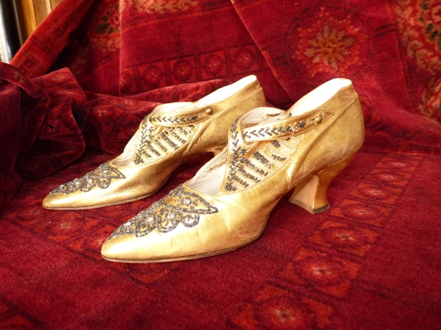antike Schuhe, Schuhe 1920, Schuhe 20iger Jahre, antieke schoenen, scarpine 1920, chaussures 1920, antikes Kleid, Mode um 1920, Kostüm 1920