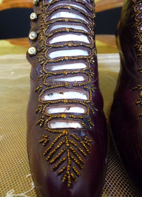 8 antike Schuhe 1904