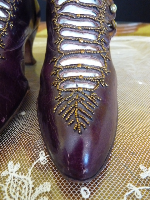 9 antike Schuhe 1904