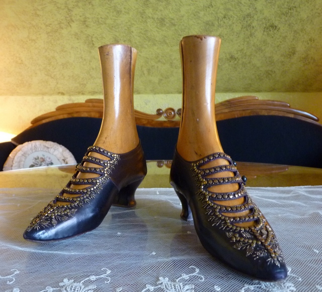 2 antique shoes 1904