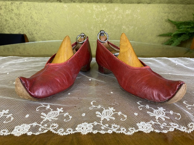 3 antike Schuhe orientalische Spitzen 1905
