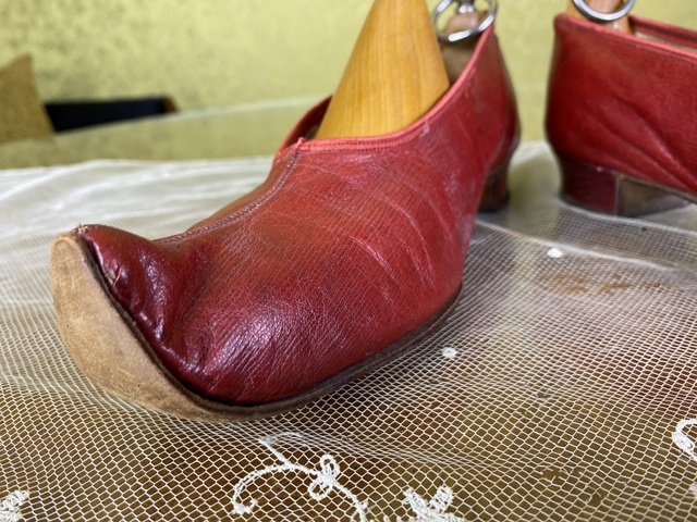 4 antike Schuhe orientalische Spitzen 1905