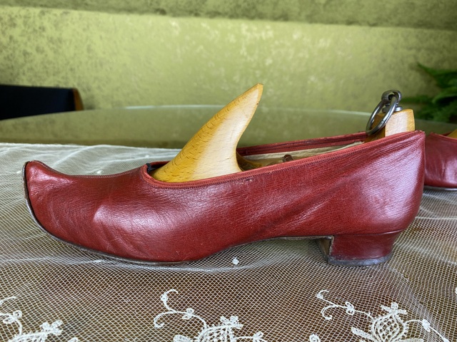 7 antike Schuhe orientalische Spitzen 1905