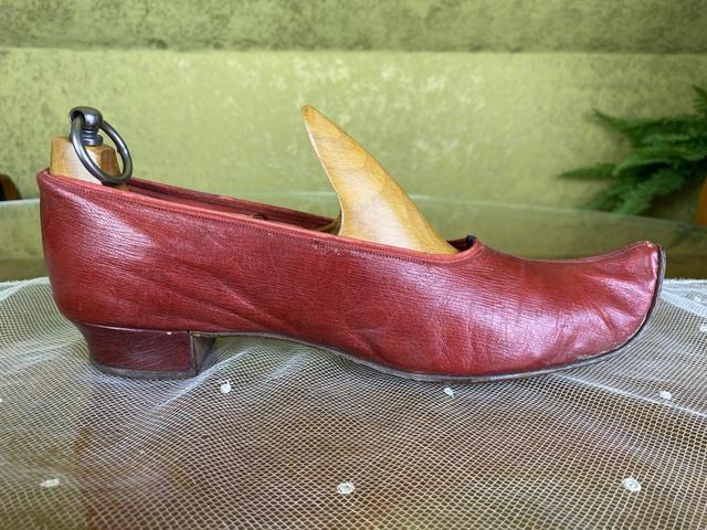8 antike Schuhe orientalische Spitzen 1905